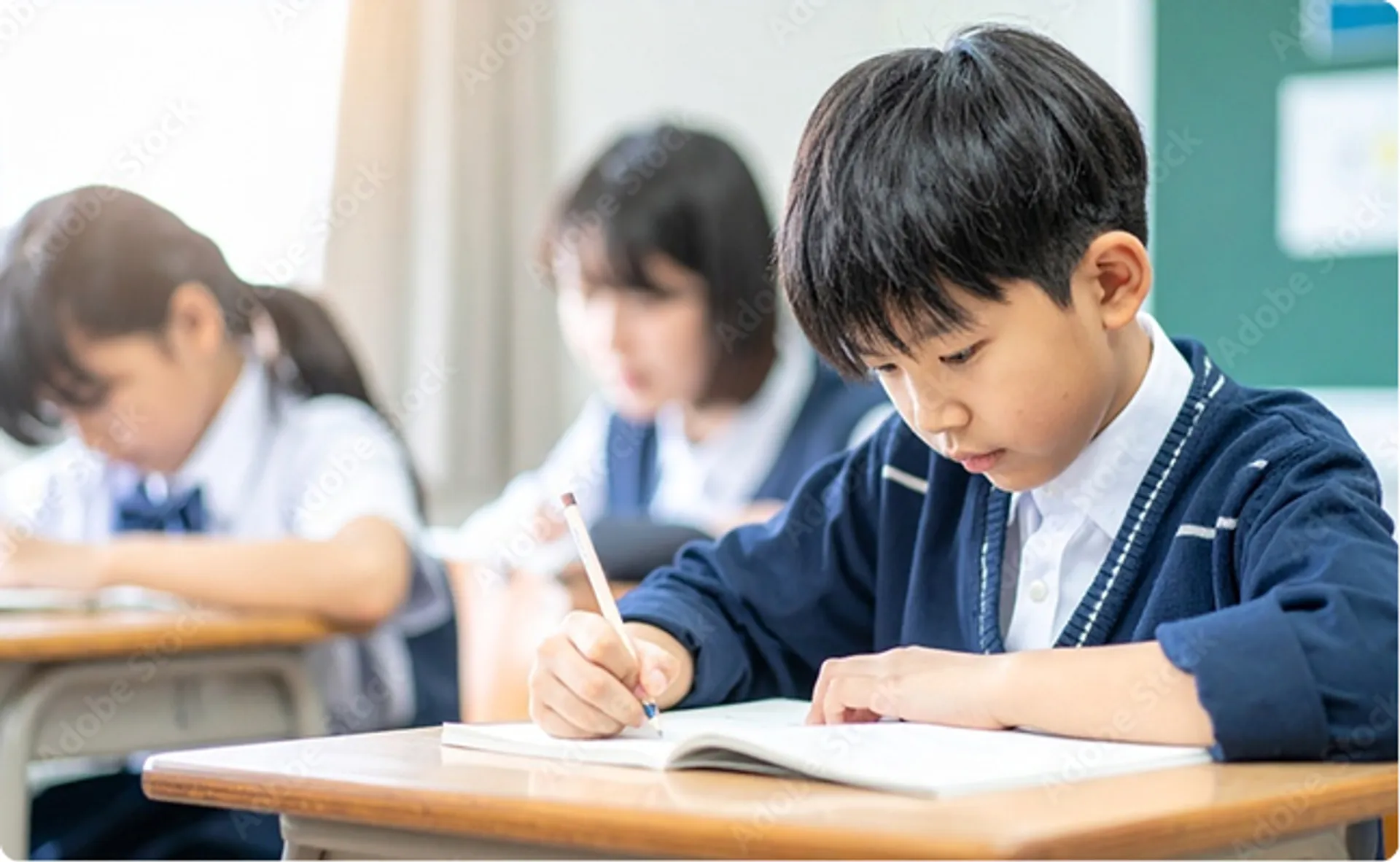 自ら学ぶ姿勢を持ち、未来への力を育む生徒たちの学習風景
